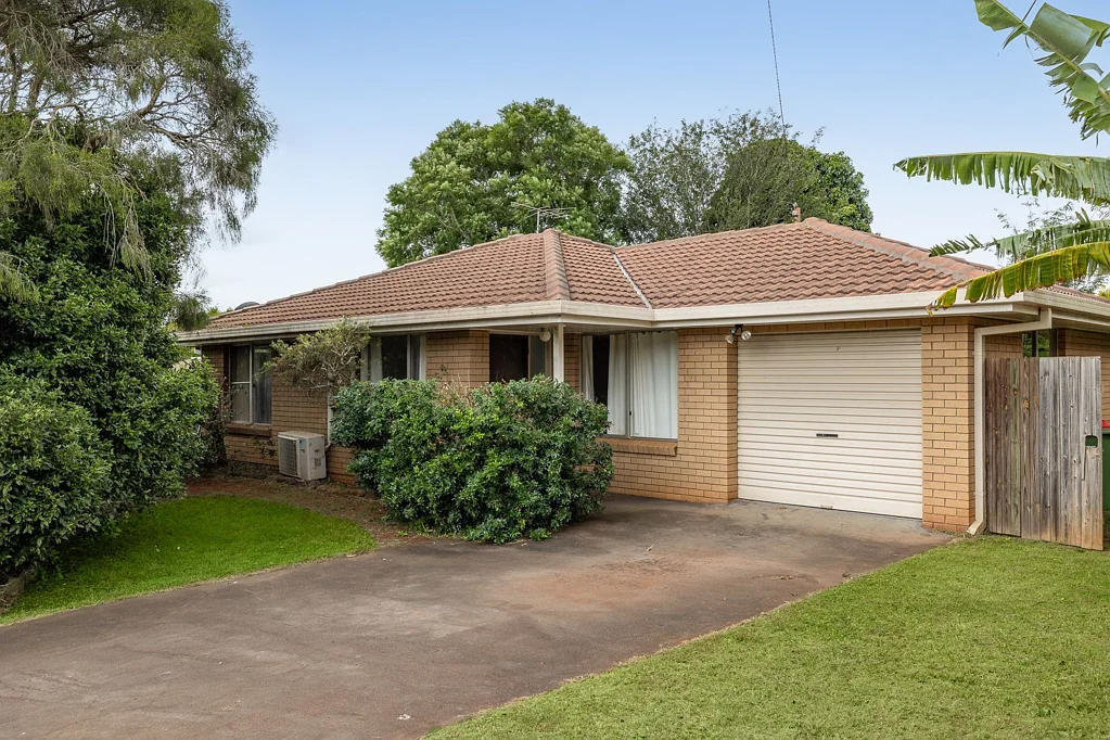 12 Muscat Court, Wilsonton Heights, QLD 4350