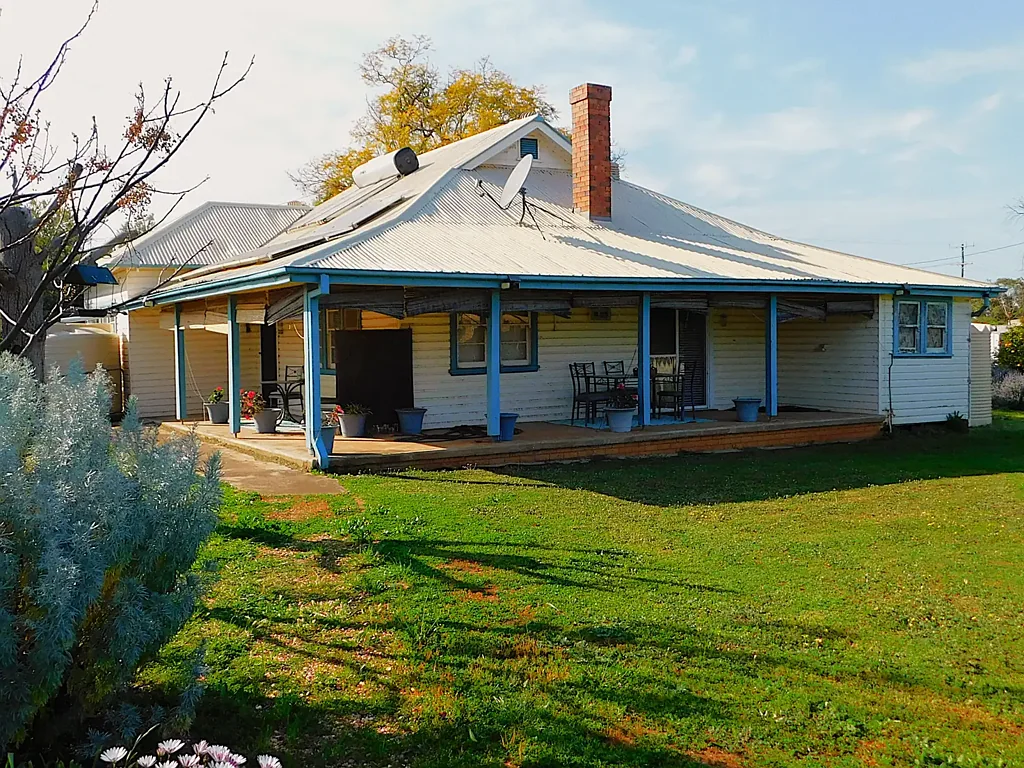 Tottenham 2ਬੈੱਡਰੂਮ UNIQUE 1930s COUNTRY HOME ON HUGE DOUBLE BLOCK