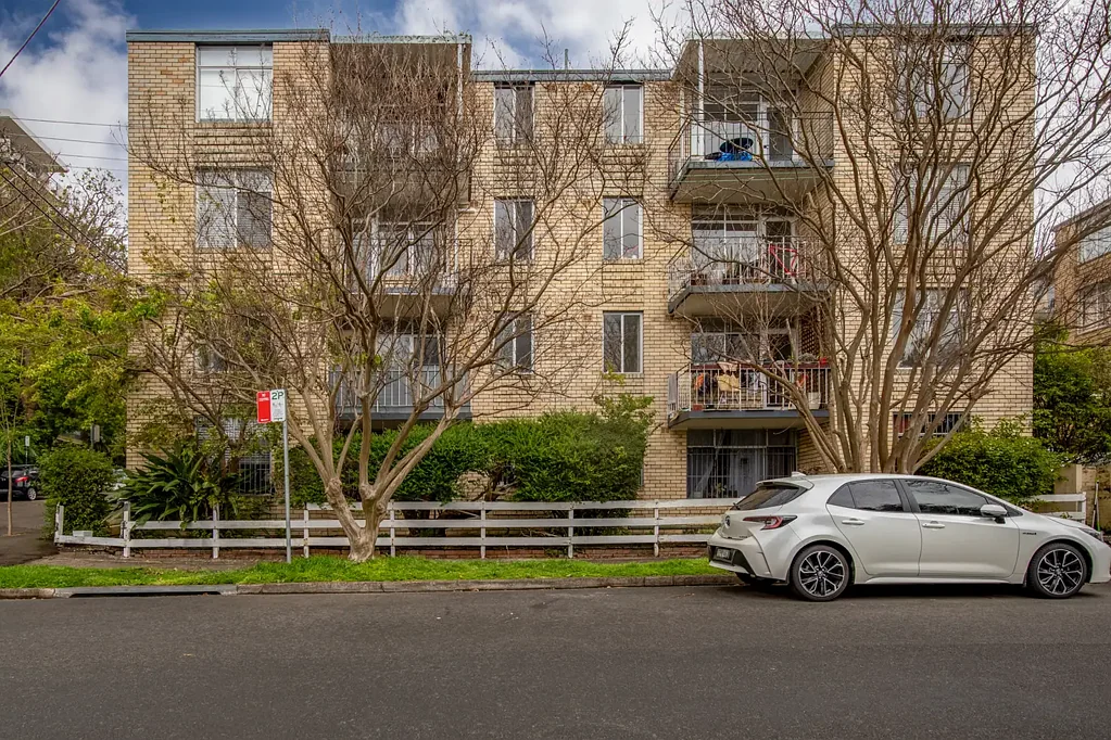 Spacious One Bedroom Apartment in the Heart of Glebe