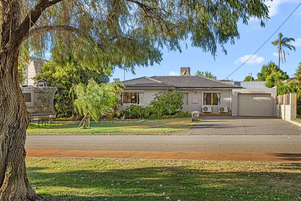 14 Pomfret Road, Spearwood, WA 6163