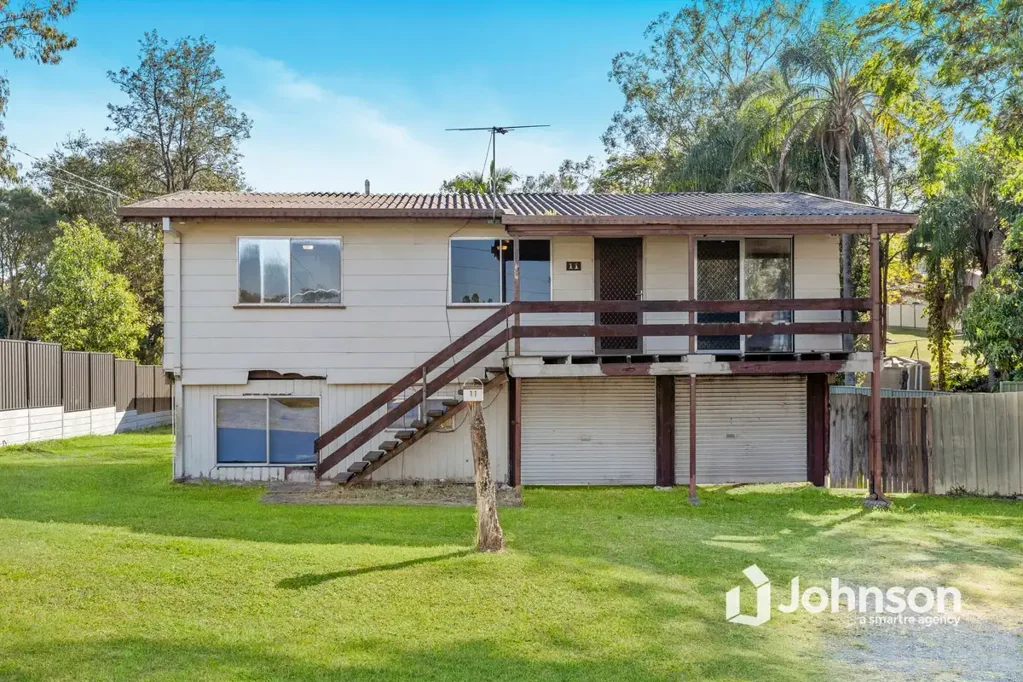 Redbank Plains 3房  RENOVATOR'S DREAM ON A FLAT 1,040SQM BLOCK WITH ENDLESS POTENTIAL