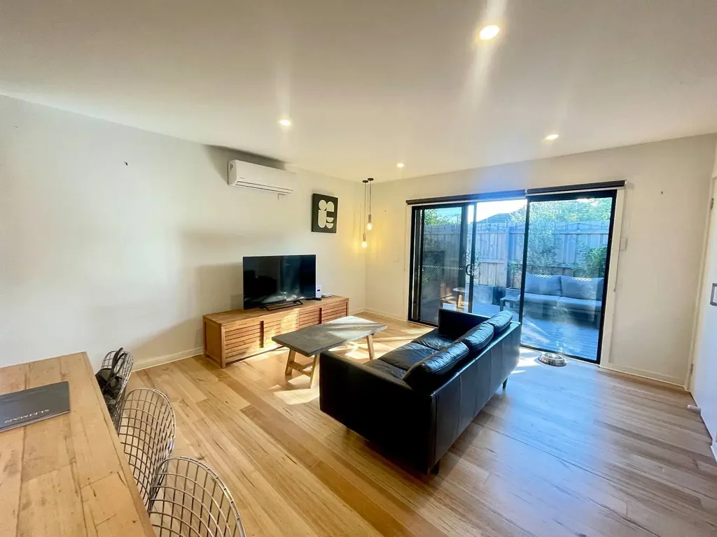 Two Bedroom, Two Bathroom Unit in Footscray