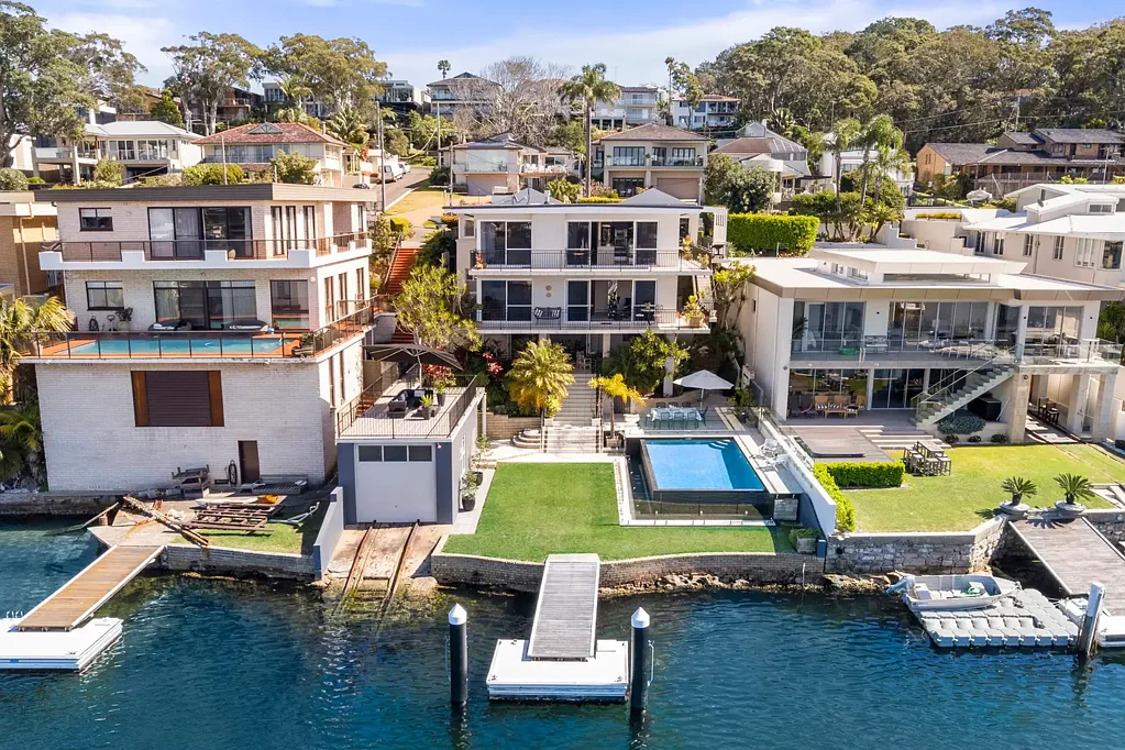 Caringbah South 5ਬੈੱਡਰੂਮ Magnificent Street to Waterfront Luxury
