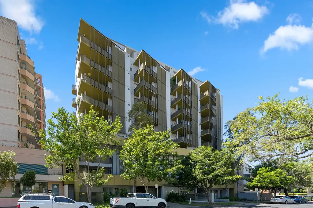 TWO BEDROOM APARTMENT IN CENTRAL LOCATION