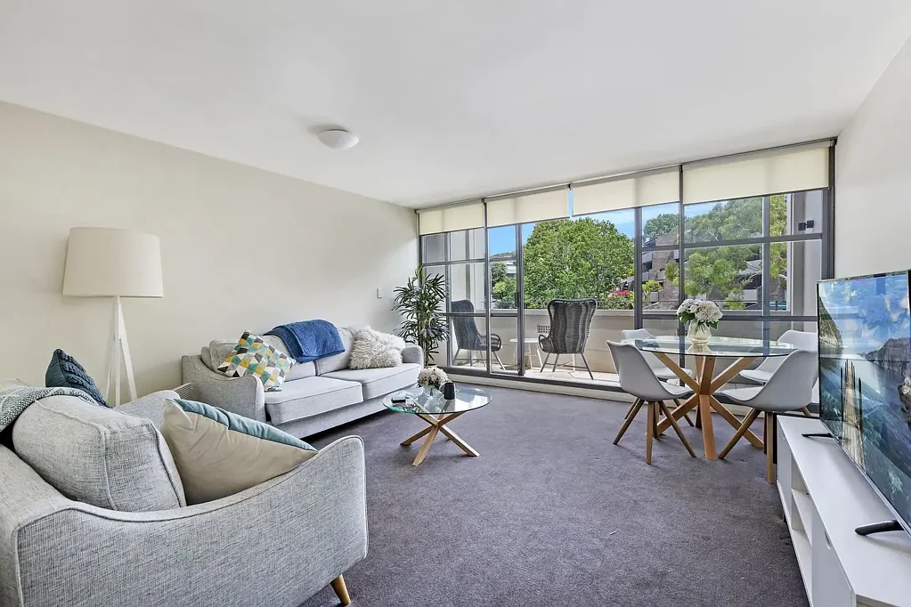 Stunning light filled one bedroom