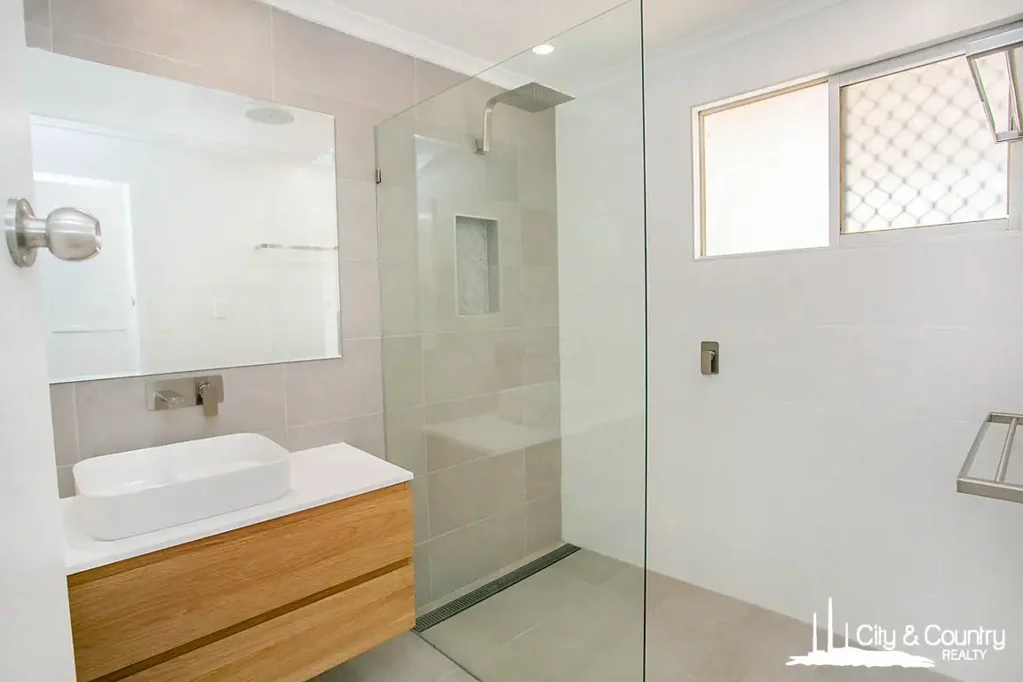 5 Alpha Ave, Mount Isa, QLD 4825