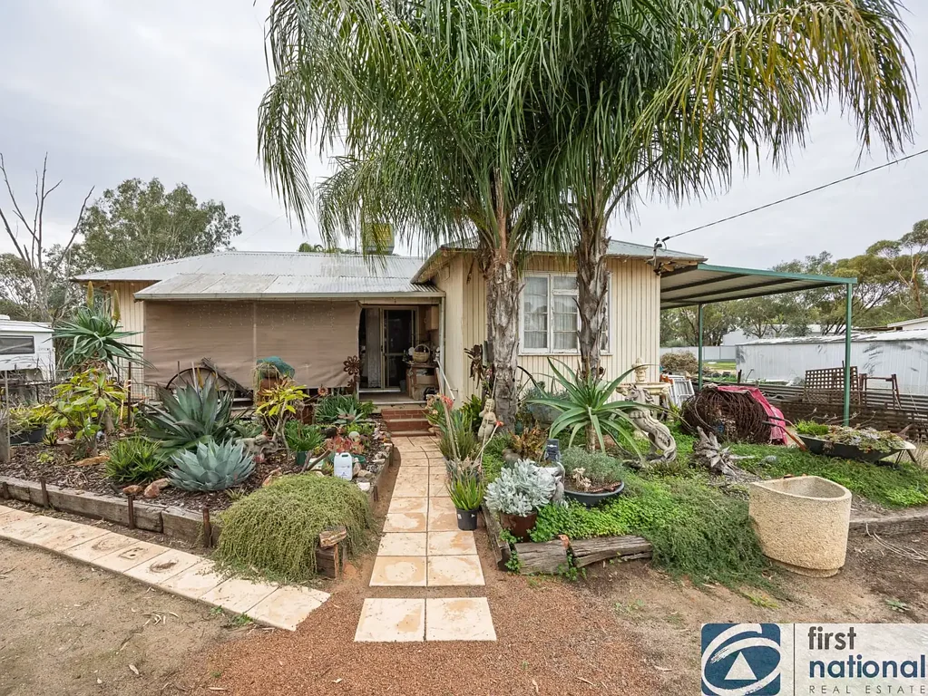 12 Battery Street, Muluckine, WA 6401