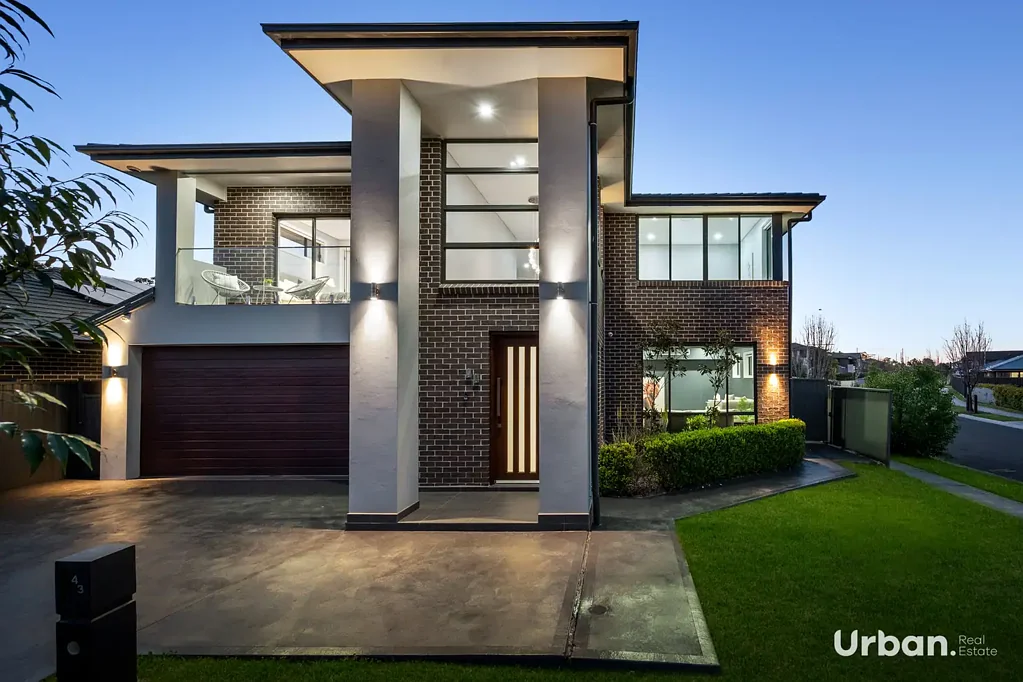 Leppington 5房 超大卧室五间  独立卫浴双套  德国进口厨房  双车库带围栏  室内外生活区 GENUINE GUIDE OF $1,500,000!