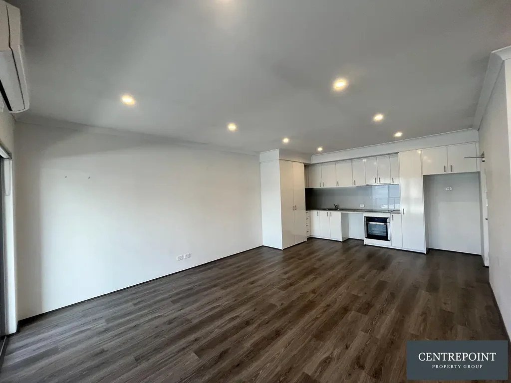 First Floor 1 Bedroom, 1 Bathroom, 1 Carbay + Balcony