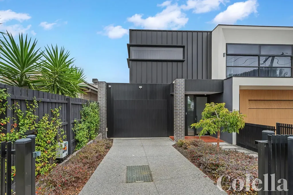 Spacious & Stylish Townhouse in Prime Location