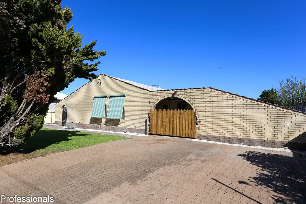 Castletown 3Habitaciones Renovated, Ready & Ideally Located!