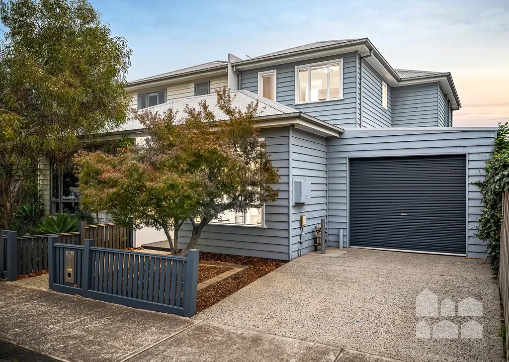 2/12 Admiral Street, Seddon, VIC 3011