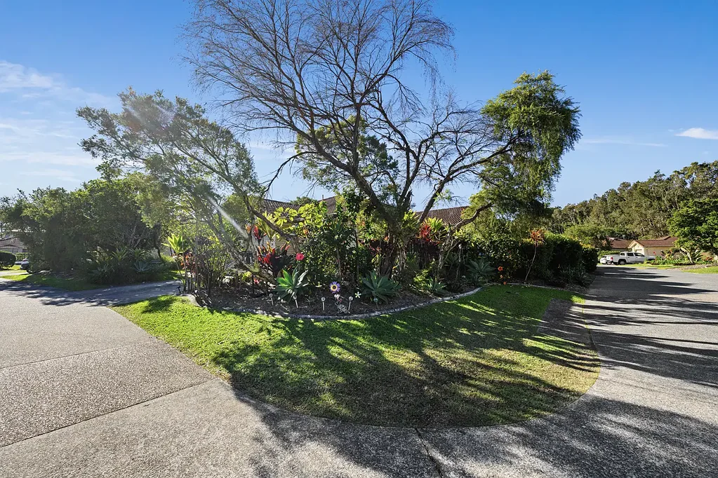 Runaway Bay 3બેડરૂમ FABULOUS OPPORTUNITY - 3 BED TOWNHOUSE IN SECURE COMPLEX