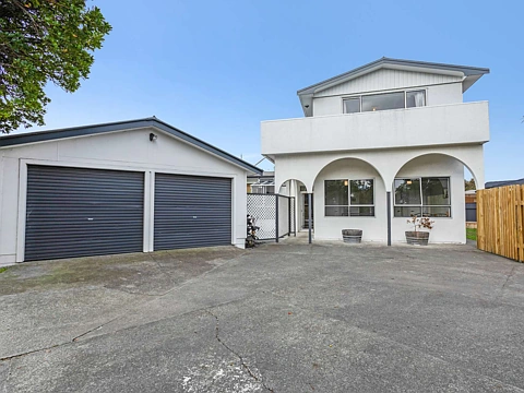 Taradale 4房  Beautiful Views and Flexible Family Living!