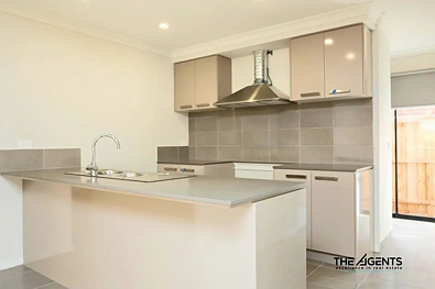17 Tindale Boulevard, Werribee, VIC 3030, 4 Bedrooms, 2 Bathrooms, House