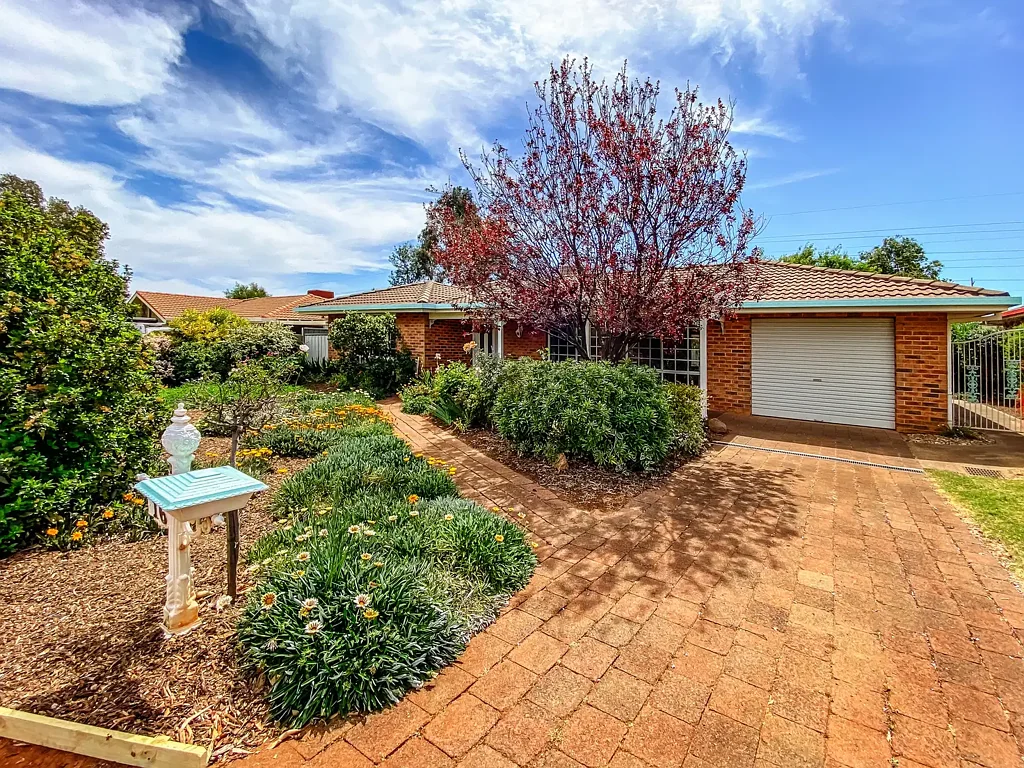 Dubbo 3ਬੈੱਡਰੂਮ Perfectly Positioned in Popular Dulhunty Estate
