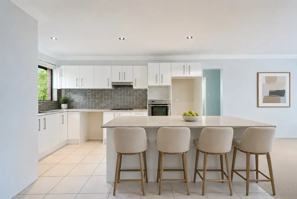 Spacious Tranquil Leafy Outlook Residence With Double Lock Up Garage