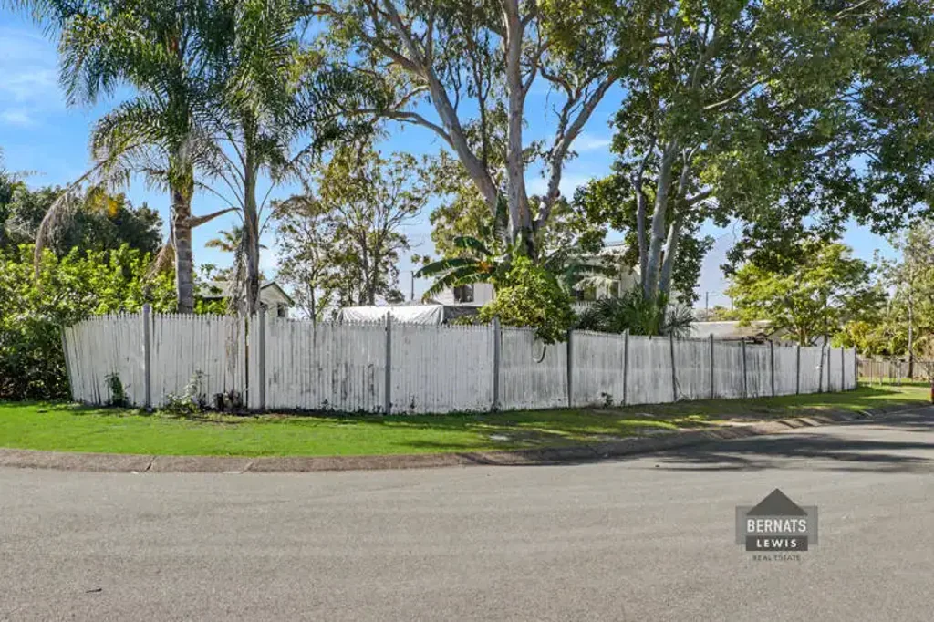 Beenleigh 3Habitaciones Old Queenslander type home set up for dual living!!!!