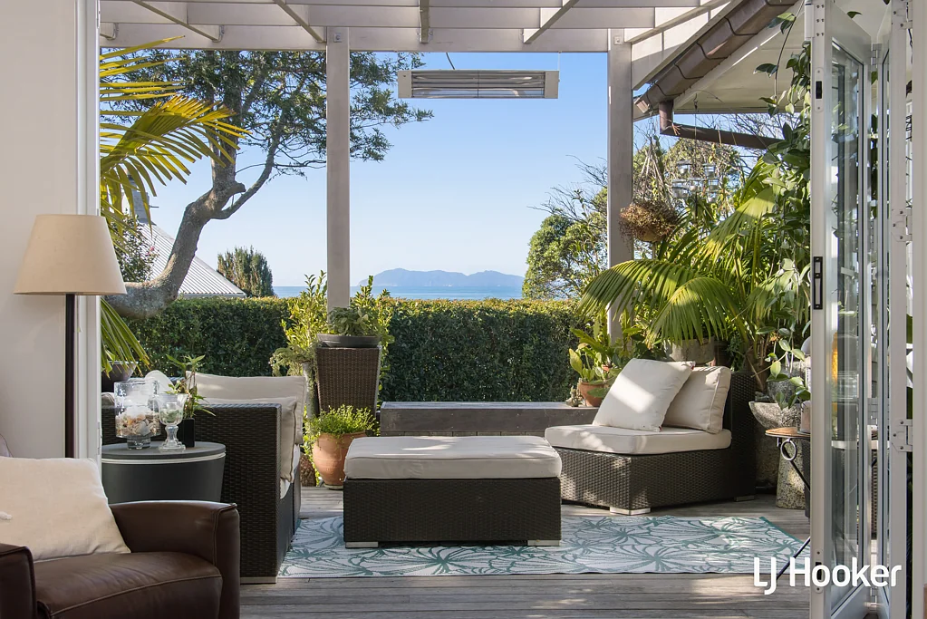Waihi Beach 3房  Captivating Home with Sea Views