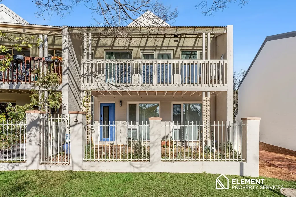 Three Bedroom Townhouse – Convenient Central Location