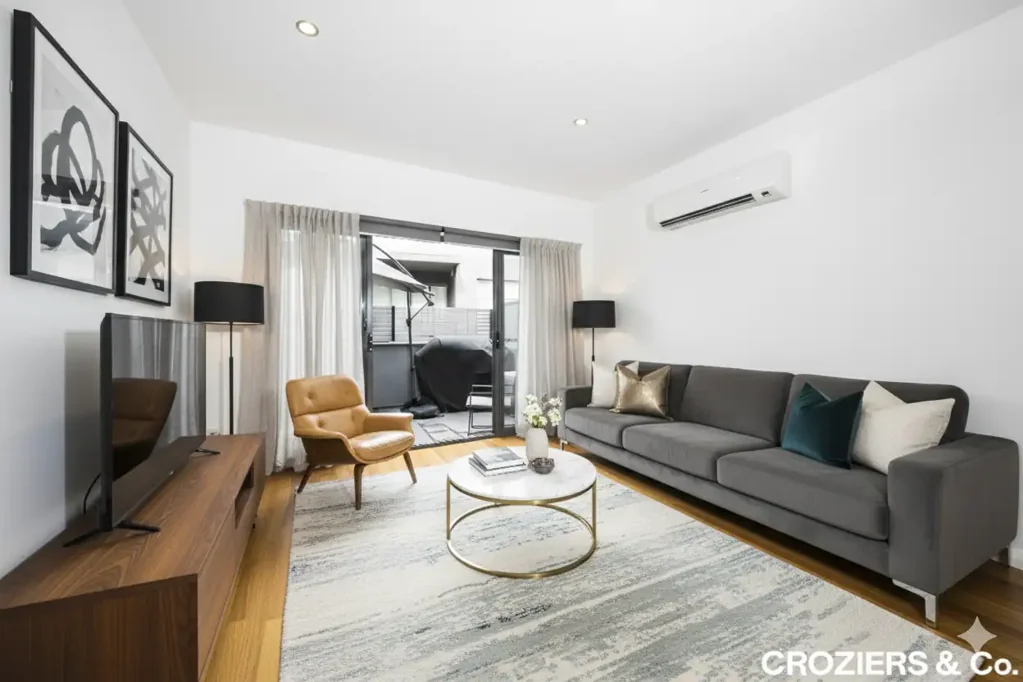 Pascoe Vale 2房 优越地段Pascoe Vale 3卧联排别墅  邻铁站公交 顶级教育资源  遥控车库  舒适宜居 Your ideal home or Lucrative Investment Opportunity!
