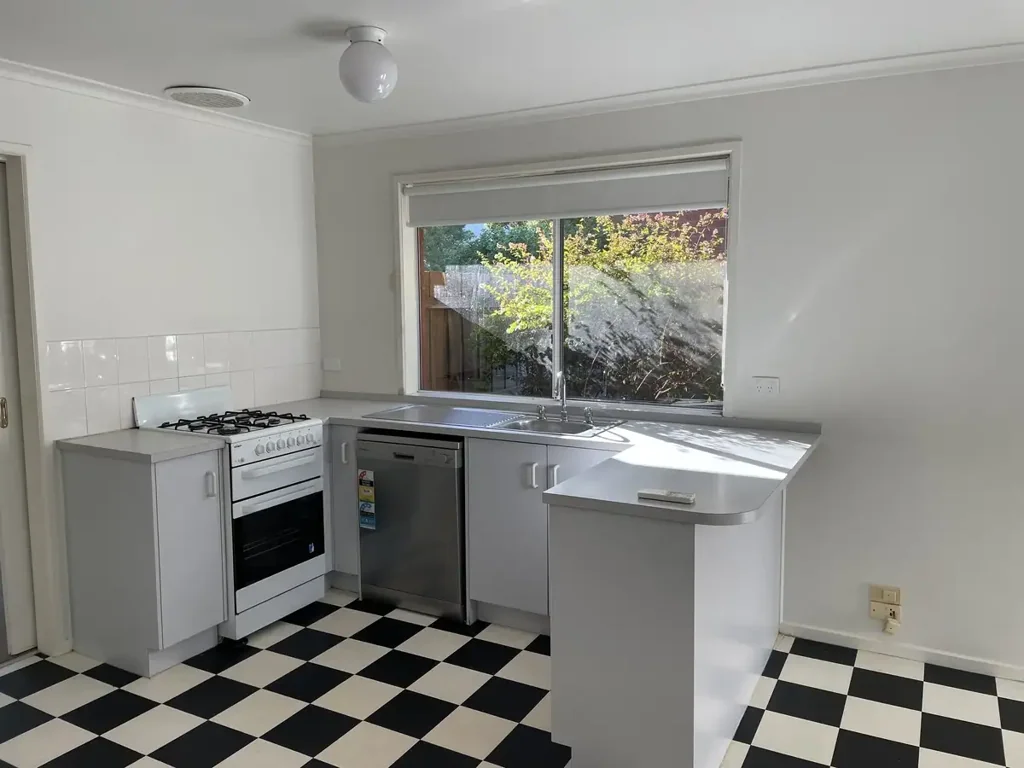 SPACIOUS RENOVATED FAMILY HOME!