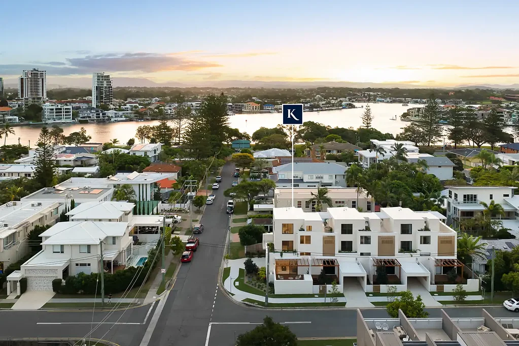 Surfers Paradise 4房  The Ultimate Beachside Luxury Villa — New Build, Lifestyle & Investor Appeal