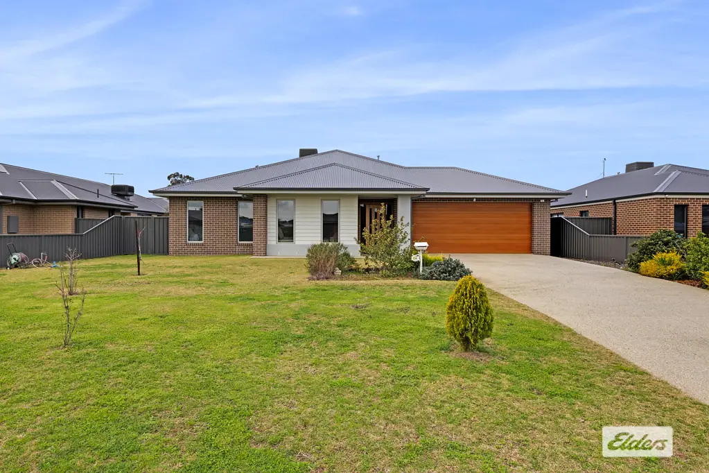 136 Read Street, Howlong, NSW 2643
