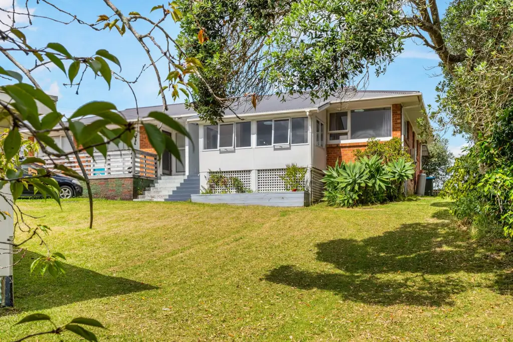 Blockhouse Bay 2部屋 Stunning opportunity in Blockhouse Bay!