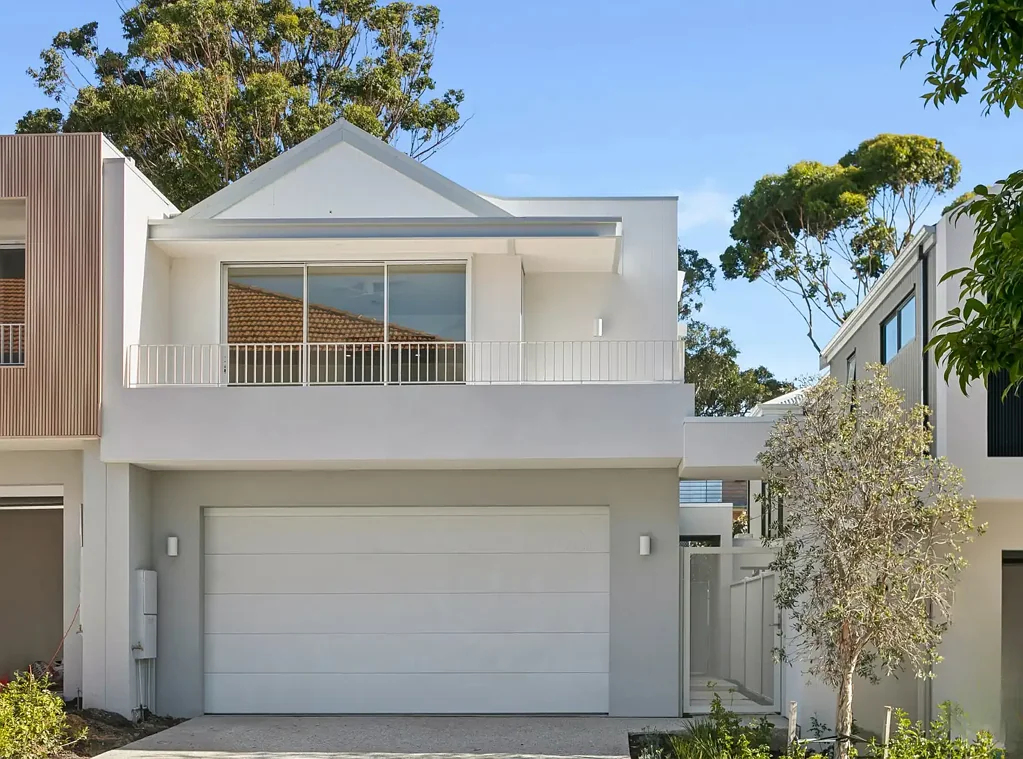 Cottesloe 4બેડરૂમ Opportunity knocks again!