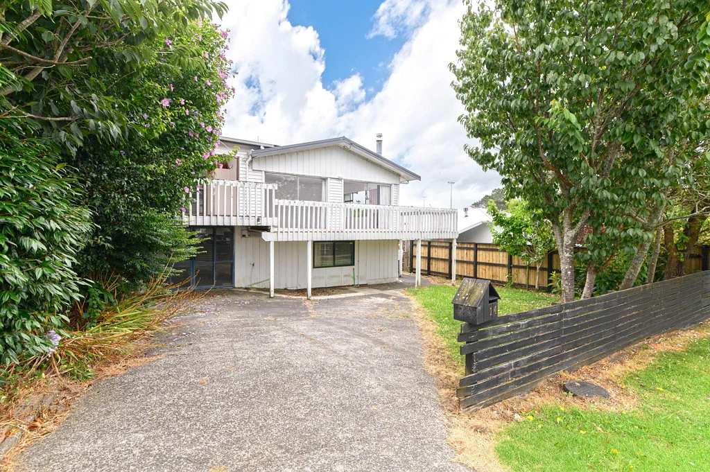 Charming 4 Bedroom Family Home with Office & R...