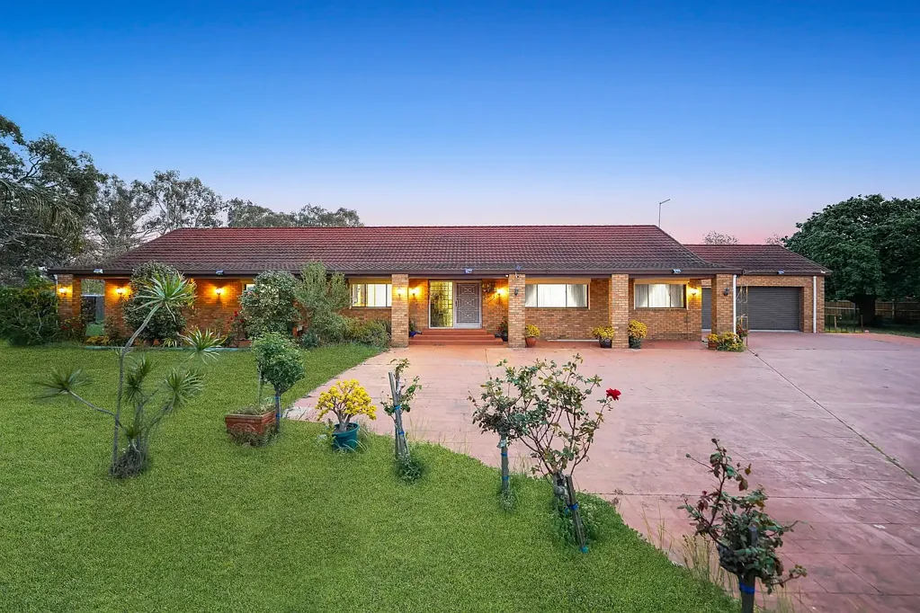 Bangholme 4Kwarto The Brief:
Country charm meets suburban convenience