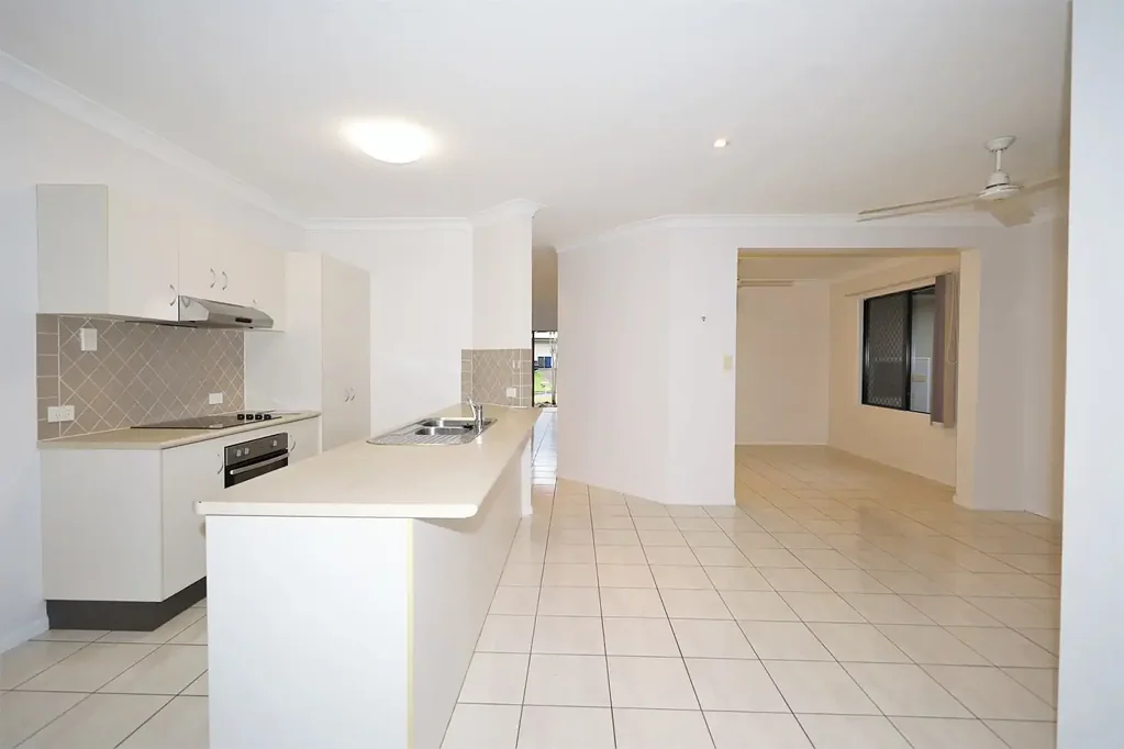 10 Lyndon Close, Bentley Park, QLD 4869