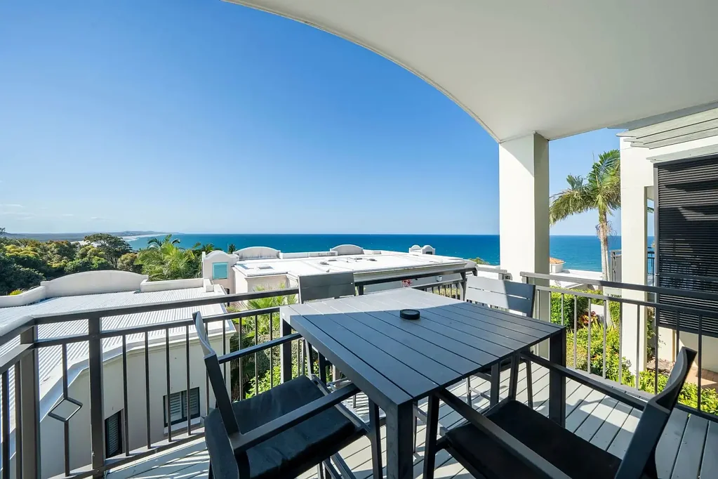 Coolum Beach 2ਬੈੱਡਰੂਮ Elevated Coastal Townhouse with Ocean Views