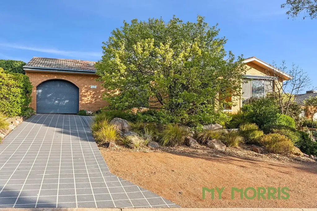 Kambah 4 Slaapkamer My move in ready home with a greenbelt outlook
