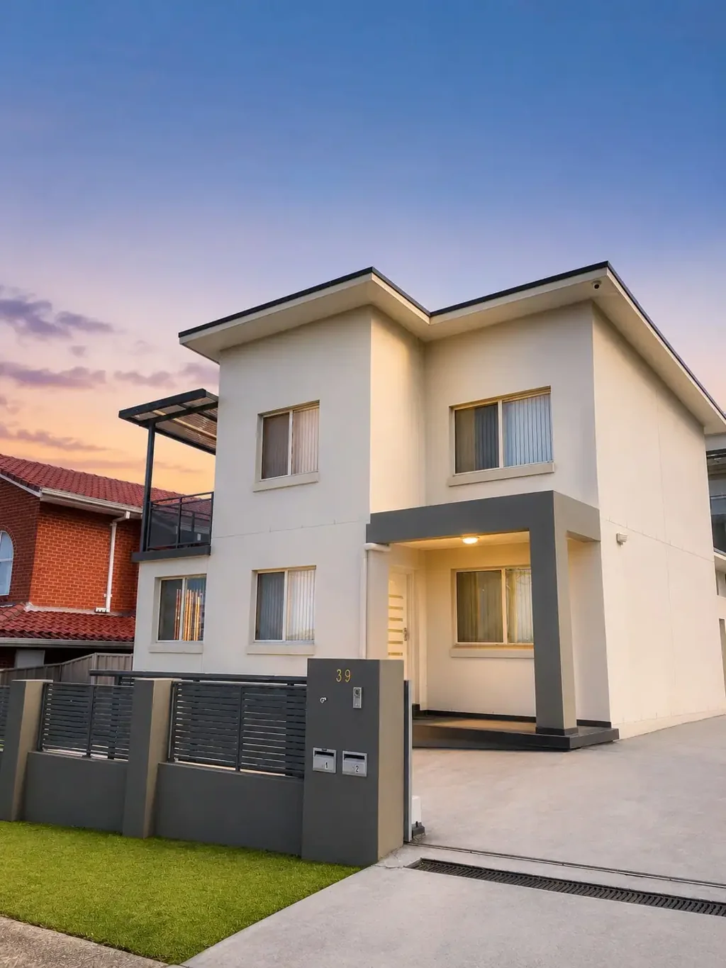 EXECUTIVE  3 BEDROOM TOWNHOUSE