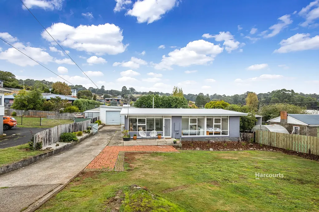 2 South Road, Penguin, TAS 7316