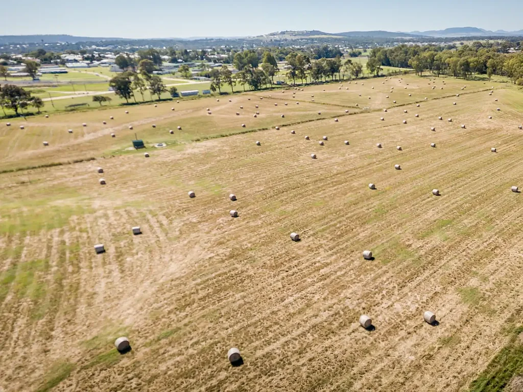 Warwick  KIANA  Lots 1 and 2 - YOUR INNER CITY RURAL LIFE...
