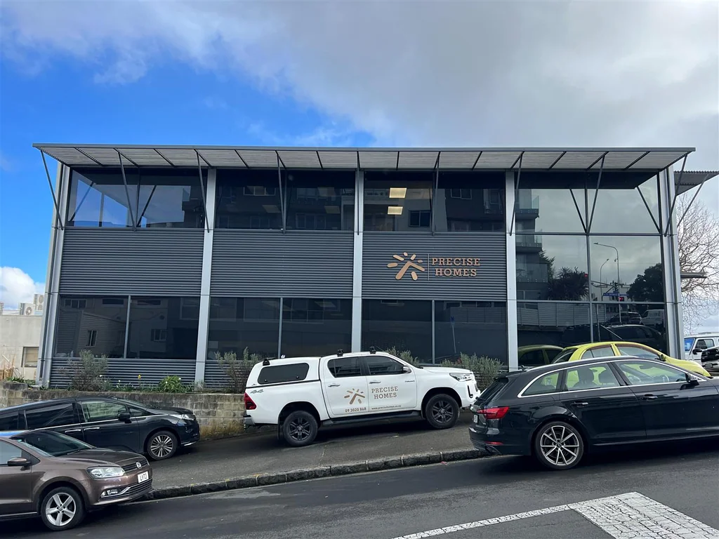 Eden Terrace High-Profile Corner Office
