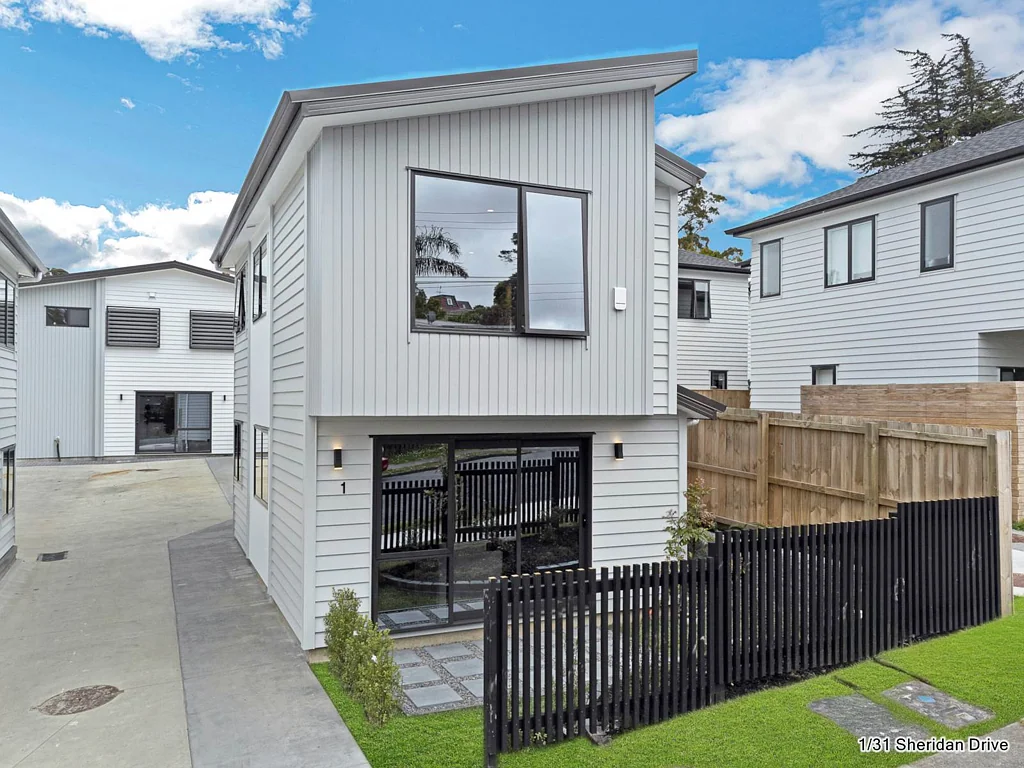 New Lynn 2房  SMART BUYING IN A GOOD LOCATION - LAST 2 LOTS