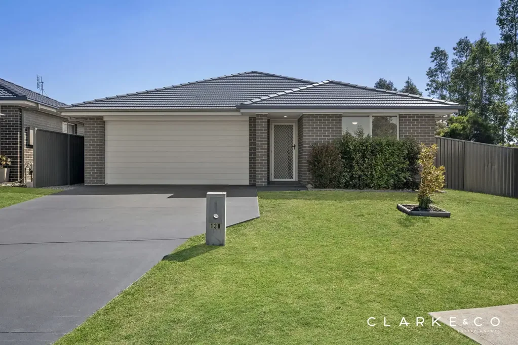 Cliftleigh 4房  SPACIOUS FAMILY HOME, READY TO MOVE IN & ENJOY!