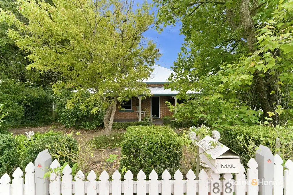 Tenterfield 4침실 Timeless Elegance on a Grand Garden Estate