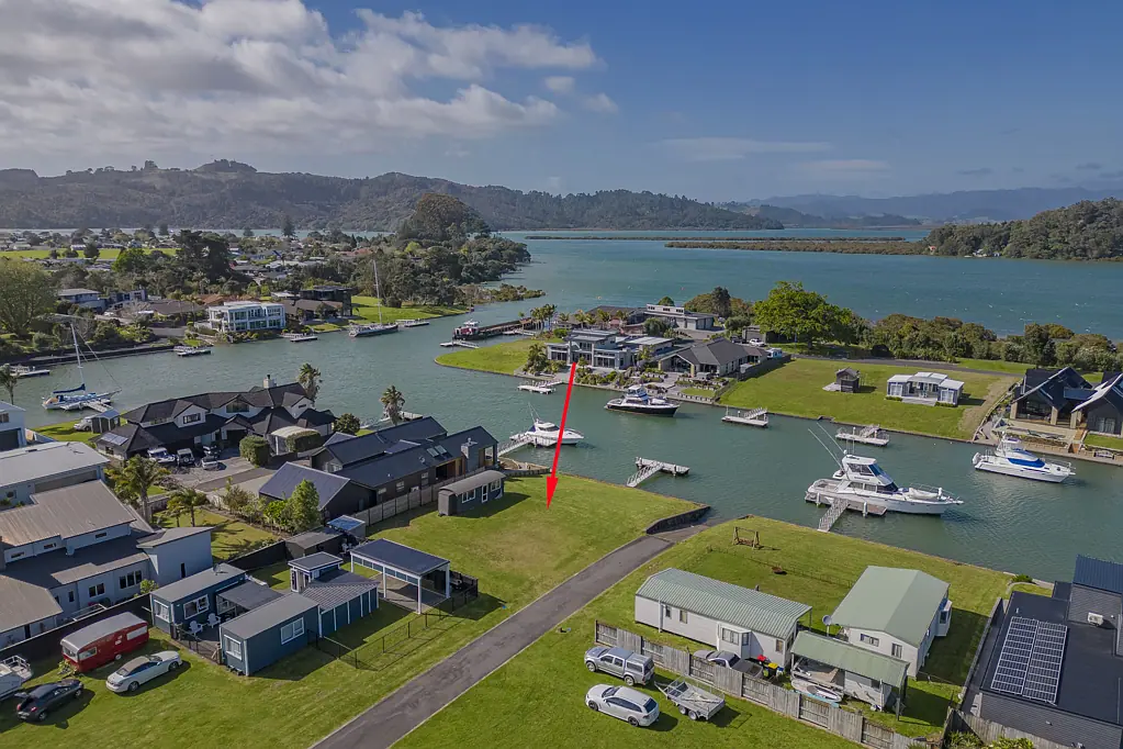 Whitianga Canal-front luxury - build your dream home