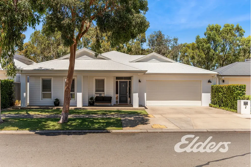Yarrawonga 4બેડરૂમ Executive Hampton Elegance in a Coveted Silverwood's Golf Estate Setting.