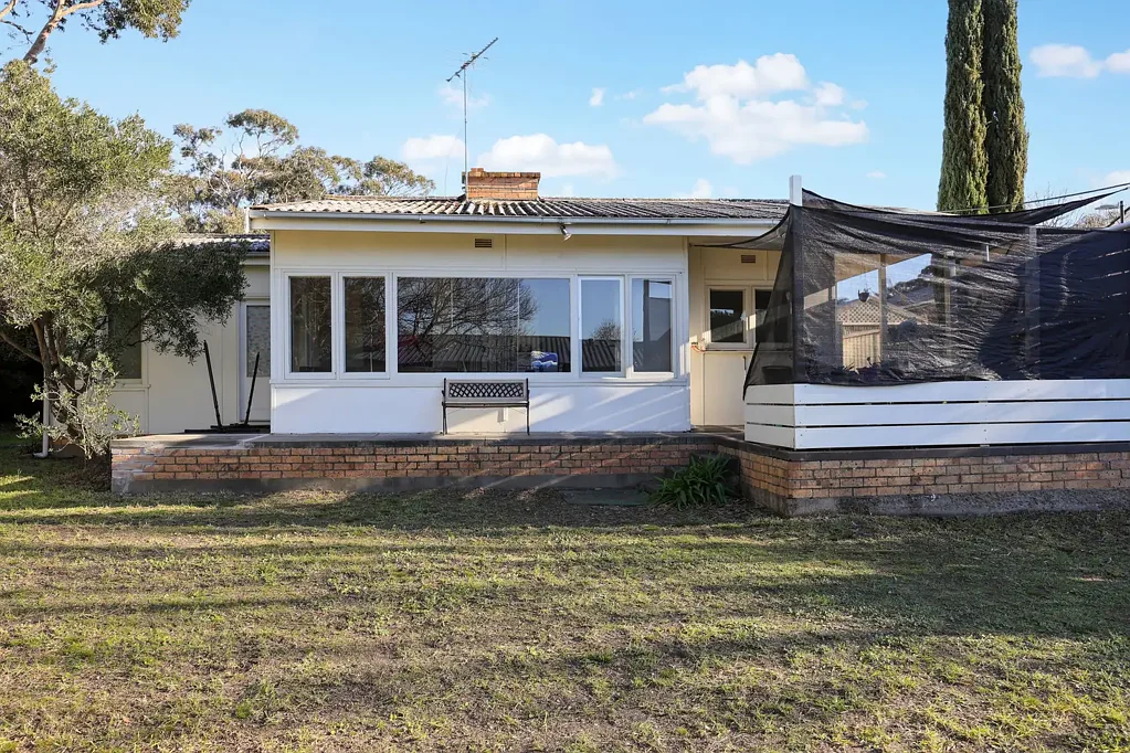 Victor Harbor 4房  Opportunity with Potential in a Prime Location