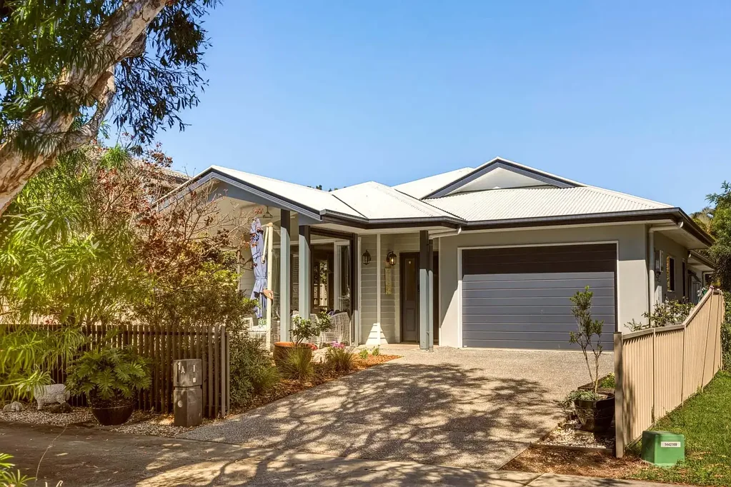 Redcliffe 4Zimmer FLAWLESS LOWSET HOME IN CENTRAL LOCATION!