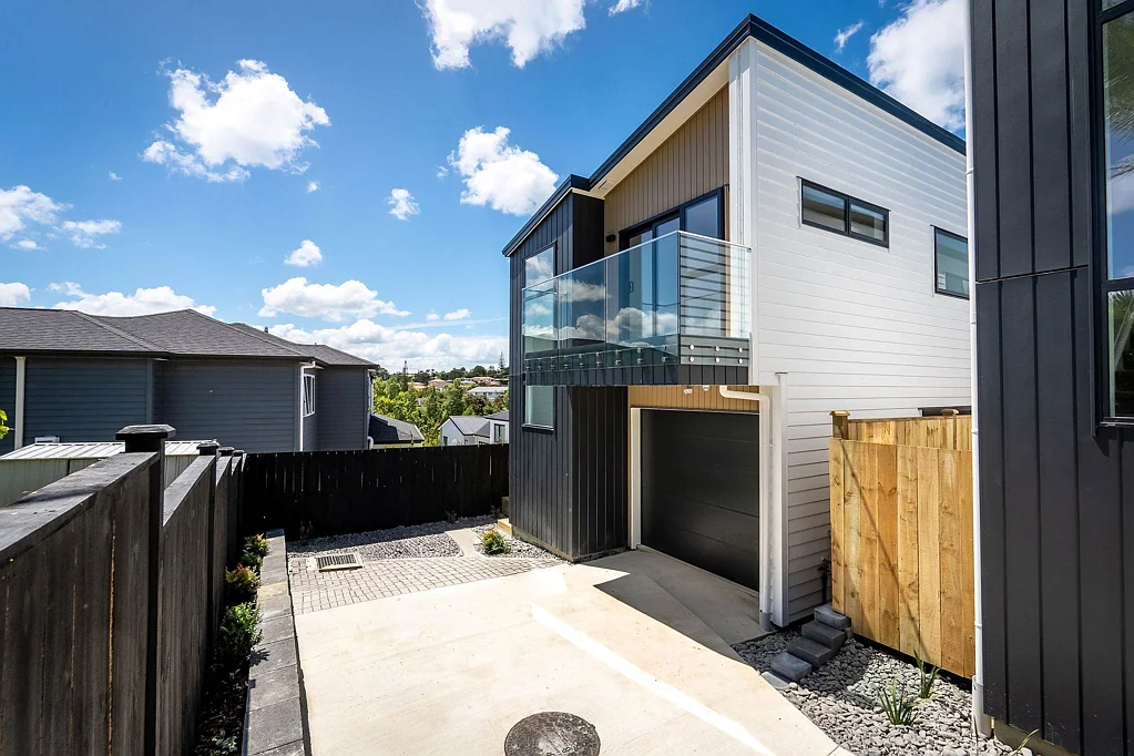 4/ 16 Madison Place, Forrest Hill, North Shore City, Auckland
