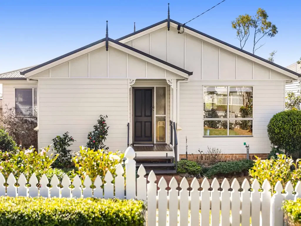 South Toowoomba 3房 带北向景观的现代特色住宅 Modern Character Home with North Facing Views