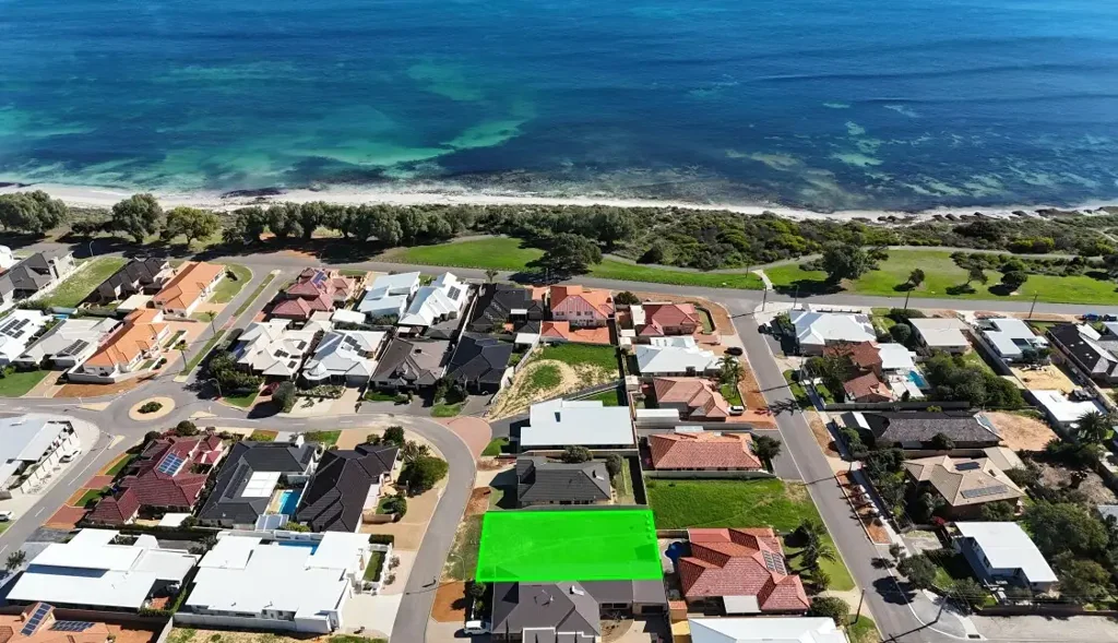Bluff Point COASTAL LIFESTYLE IN BLUFF POINT ESTATE