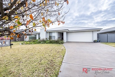 Dubbo 4Habitaciones Family Functionality Meets Southlakes Lifestyle!